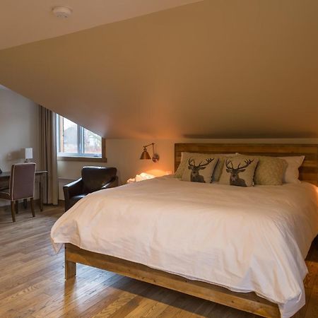 Hotel "Le Suisse" Saint-Donat Exterior foto